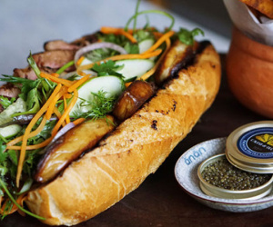 Bánh mì 'siêu đắt' giá hơn 2,2 triệu đồng/ổ ở TP.HCM