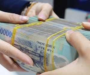 Ngân hàng ráo riết thu đất, chung cư, ôtô để siết nợ