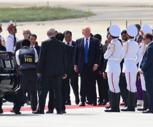 Những hình ảnh đầu tiên của Tổng thống Trump tại Đà Nẵng trên báo chí quốc tế