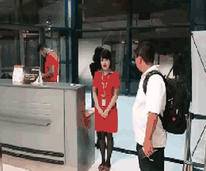 Video: Hành khách bị nhân viên Vietjet xé vé vì vào cửa muộn
