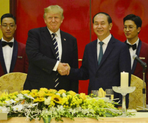 Chủ tịch nước chiêu đãi Tổng thống Mỹ Donald Trump
