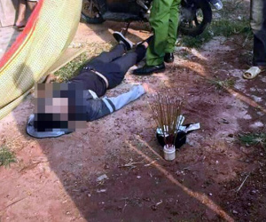 Thái Nguyên: Người dân hốt hoảng phát hiện nam thanh niên chết trên xe máy