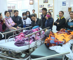 Sập lan can trường tiểu học khiến 16 trẻ nhập viện: 'Cháu bị rơi từ trên xuống cùng với hơn 10 bạn'