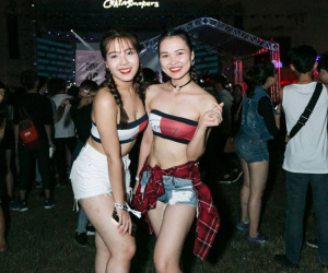 Cô gái gây tranh cãi khi mặc áo bra 'quẩy' tại Tiesto Show vừa qua ở Hà Nội