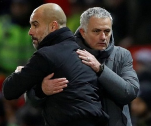 Guardiola: 'Man City thắng, Mourinho lại đổ lỗi cho trọng tài'