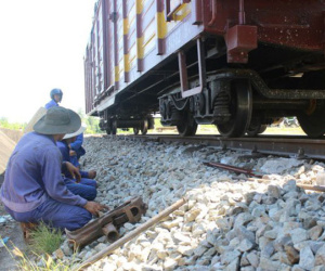 Tàu hỏa vượt 'đèn đỏ', lái tàu bị sa thải