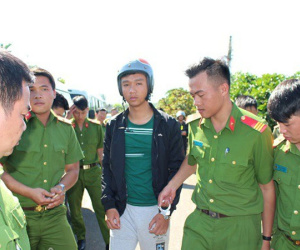 Thực nghiệm hiện trường vụ nam thanh niên đâm chết cựu chiến binh