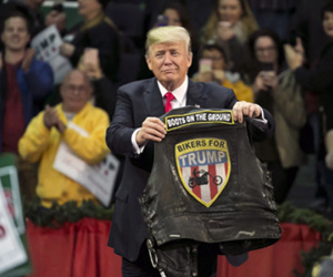 Trump đòi báo Mỹ xin lỗi vì đăng ảnh giả mạo