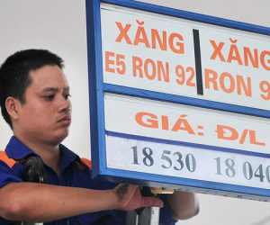 Trước ngày bỏ A92 thay bằng E5, tài xế tuyên bố chỉ mua xăng A95