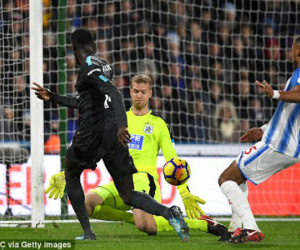 Huddersfield 1-3 Chelsea: Thảm họa hàng thủ, mãn nhãn 4 bàn