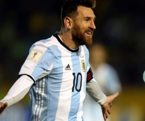 Messi: 'Hy vọng bóng đá sẽ trả tôi món nợ World Cup'