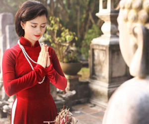 Những cô gái cắt 'duyên âm' nhiều lần mà 'duyên dương' không tới