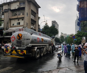 TP.HCM: Nữ sinh 18 tuổi chết thảm dưới bánh xe bồn