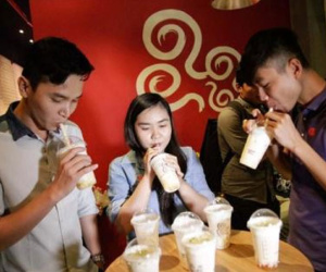 Trẻ Việt tiêu 900.000 đồng/tháng ăn vặt: Nuông chiều và vô cảm!