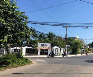 Đốt quán cà phê rồi tự sát sau khi đâm vợ cũ