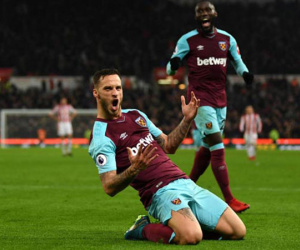 Stoke City - West Ham: "Sát thủ ông lớn" thăng hoa khó tin