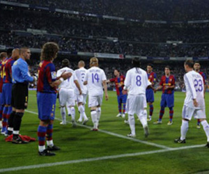 Barca không xếp hàng vinh danh Real ở Siêu kinh điển