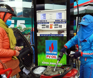 Bơm xăng E5 chạy xe tiền tỷ: Vẫn còn lăn tăn lắm