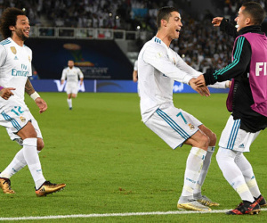 Đồng đội kể lý do được Ronaldo chạy đến ôm sau siêu phẩm sút phạt