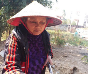 Hà Nội: Bị chồng đuổi, đốt quần áo phải đi lang thang cả tháng trời vì vỡ hụi