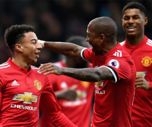 Neville thất vọng khi nhiều cầu thủ từ thời Ferguson vẫn thi đấu cho Man Utd