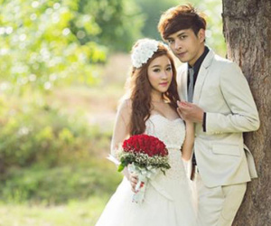 Vợ cũ Hồ Quang Hiếu tiết lộ nam ca sĩ nhiều lần ngoại tình khiến cô phải ly hôn