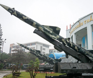 100 quả đạn tên lửa vượt vĩ tuyến 17: Mỹ choáng váng - Bao nhiêu B-52 phải đền tội?