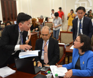 Bia Sài Gòn về tay tỉ phú Thái, cổ phiếu SAB liên tục lao dốc