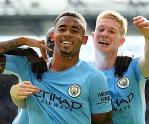Man City tăng lương gấp rưỡi cho Jesus