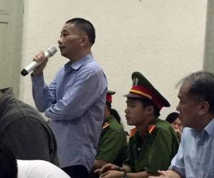 Ninh Văn Quỳnh và những túi áo giấu quà biếu tiền tỉ