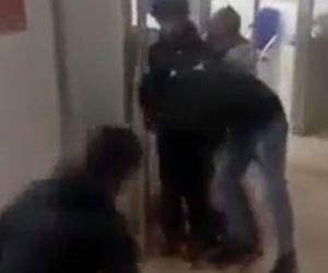 Video: Một người đàn ông bị đâm gục ngay tại phòng cấp cứu