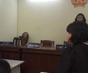 Bà nông dân thắng kiện UBND huyện Bình Chánh