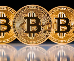 Bitcoin rớt giá 30% còn 13.000 USD