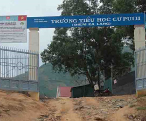 Nhiều nữ sinh mắc bệnh lạ, bất ngờ la hét rồi bỏ chạy khỏi lớp học