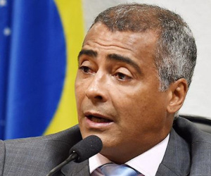 Romario tranh chức chủ tịch Liên đoàn để dẹp sạch bê bối bóng đá Brazil