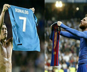 Ronaldo trượt dốc sau khi bắt chước màn phơi áo của Messi