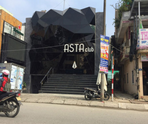 Quản lý quán bar bị đâm trong đêm quay số trúng thưởng