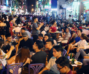 Chen chúc ăn uống ngạt thở đêm Noel