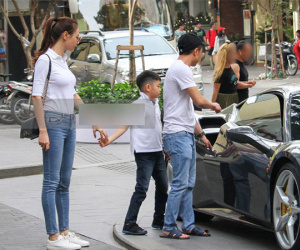 Cường Đô la - Đàm Thu Trang và Subeo đi chơi cuối tuần, nổi bật với siêu xe trên phố