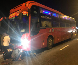 Huế: Bị xe khách Phương Trang kéo lê hàng chục mét, 2 thanh niên chạy xe máy chết thảm