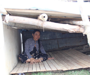 Người dân Cà Mau làm 'hầm' trú bão Tembin ngay cạnh nhà