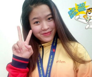 Tên cướp 'số nhọ' gặp phải cô gái đai đen taekwondo tại bến xe bus