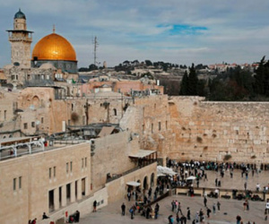 Israel muốn xây ga tàu mang tên Trump gần Bức tường Than khóc