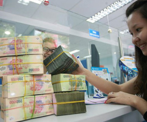 Thưởng tết 2018: Ngân hàng 'nở hoa', bất động sản thưởng 'khủng'?