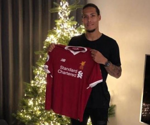 Tân binh của Liverpool nói gì khi trở thành hậu vệ đắt giá nhất thế giới?