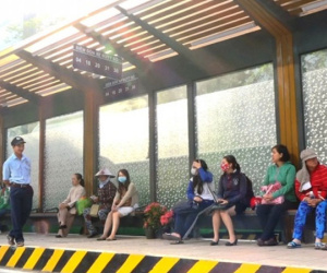 Video: Trạm xe buýt hiện đại 8,5 tỷ đồng ở Sài Gòn