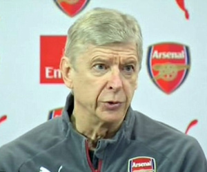 Wenger đá xoáy vụ Mourinho than phiền về ngân sách mua sắm