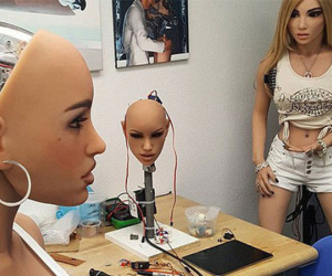 Robot tình dục giống người, tình dục 'nam nữ' thất thủ?