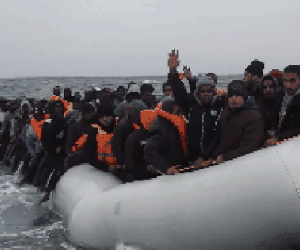 Hành trình đẫm máu và nước mắt của nô lệ di cư gốc Phi qua Libya tới châu Âu