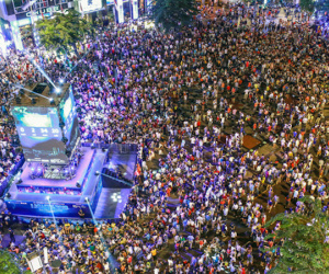 Biển người đón năm mới 2018 ở trung tâm Sài Gòn, Hà Nội
